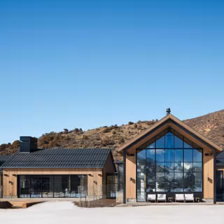 Winter home arhitecture wallpaper