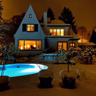 Winter home arhitecture wallpaper