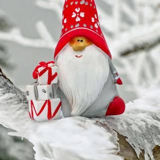 Gnome winter phone wallpaper