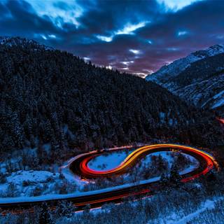 Night winter road wallpaper