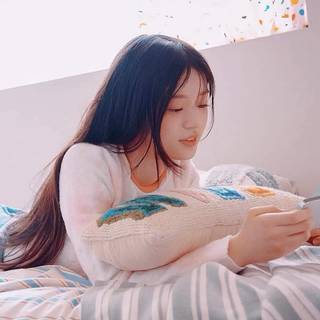 Minju Illit wallpaper