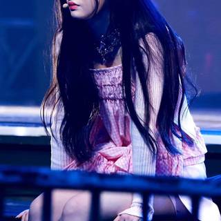 Minju Illit wallpaper