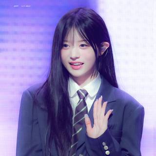 Minju Illit wallpaper