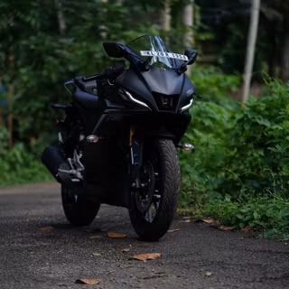 R15 v4 bike wallpaper