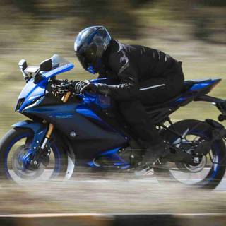 R15 v4 bike wallpaper