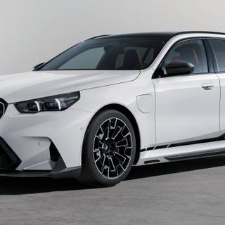 BMW M5 Touring wallpaper