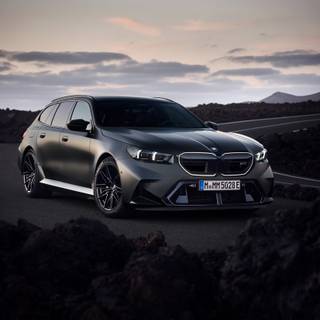 BMW M5 Touring wallpaper