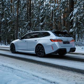 BMW M5 Touring wallpaper