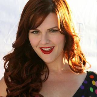 Sara Rue wallpaper