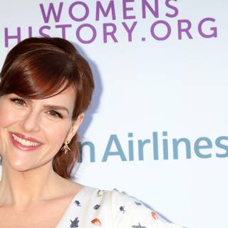 Sara Rue wallpaper