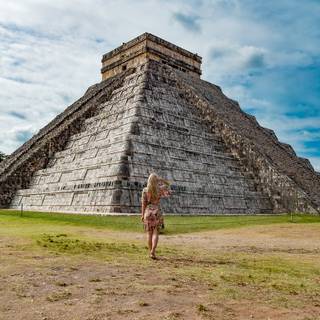 Mexican pyramids wallpaper