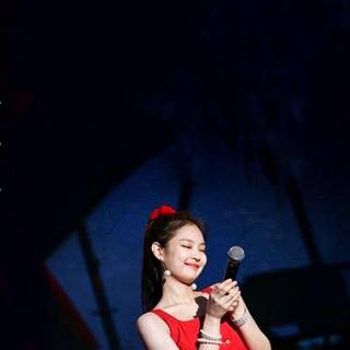 Jennie Kim red wallpaper