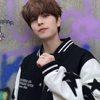 Purple Seungmin wallpaper