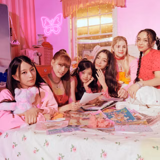 GIRLSET wallpaper