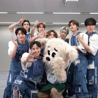 Stray Kids mobile wallpaper