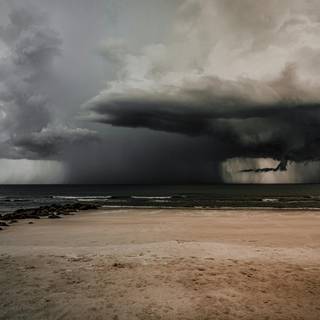 Storm 4k laptop wallpaper