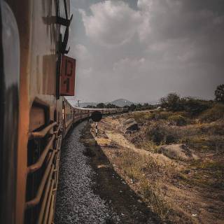 Train 4k phone wallpaper