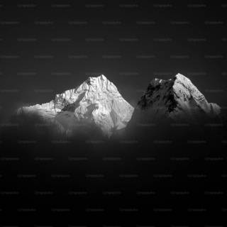 4k minimalist mountain wallpaper