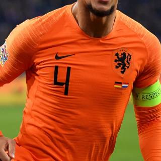 Virgil Van Dijk phone wallpaper