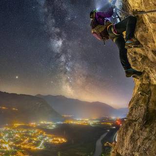 Rock climbing phone wallpaper