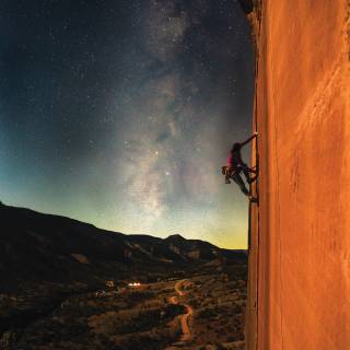 Rock climbing phone wallpaper