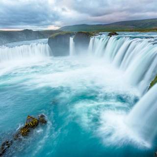 Desktop waterfall wallpaper