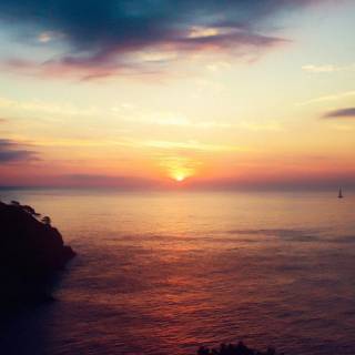 Night sea phone wallpaper
