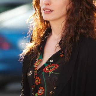 Anne Hathaway mobile wallpaper