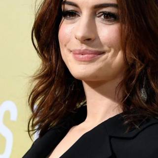 Anne Hathaway mobile wallpaper