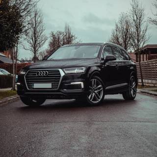 Audi Q7 phone wallpaper