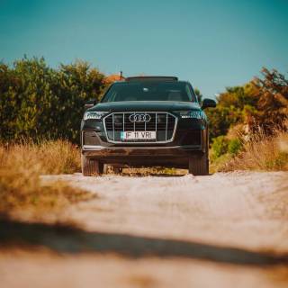 Audi Q7 phone wallpaper