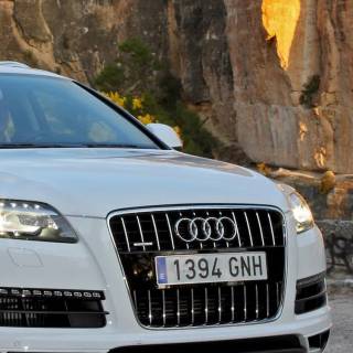 Audi Q7 phone wallpaper