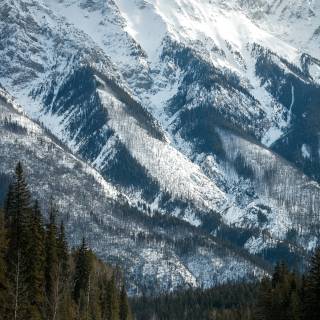Snowy mountain phone wallpaper