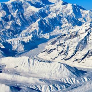 Snowy mountain phone wallpaper