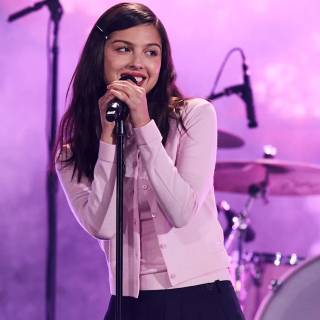 The Cure Olivia Rodrigo wallpaper