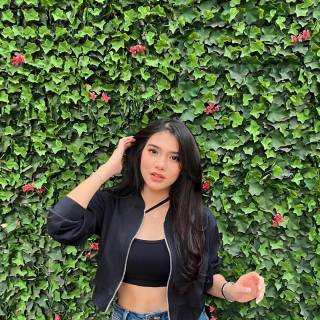 Davina Karamoy wallpaper