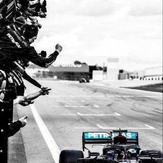 Mercedes iPhone F1 wallpaper