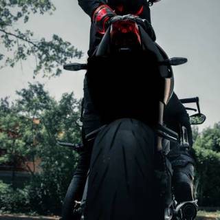 Motorbike 4k phone wallpaper