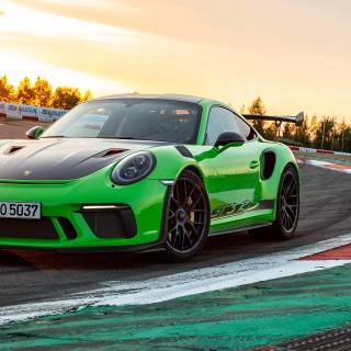 Porsche green 4k wallpaper