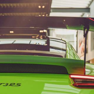 Porsche green 4k wallpaper