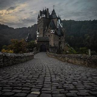 Phone castle wallpaper