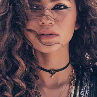 Zendaya phone wallpaper