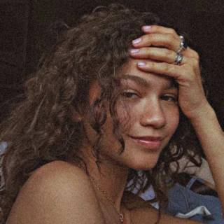 Zendaya phone wallpaper