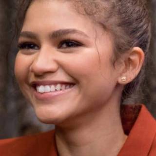 Zendaya phone wallpaper