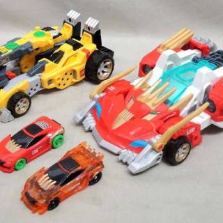 Tomica Bond Combination Earth Granner wallpaper