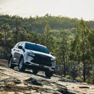 Isuzu MU-X wallpaper