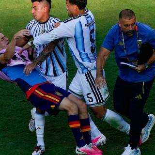 Spain vs Argentina final wallpaper