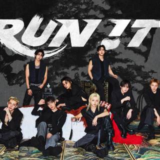 Stray Kids Run It wallpaper