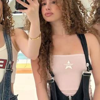 Eliana Kalogeras wallpaper