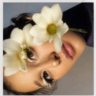 Ariana Grande Petal wallpaper